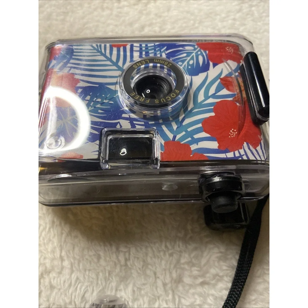 Uptech 35mm Underwater Waterproof Film Camera NIP New 6.6 Feet 10 Exposures